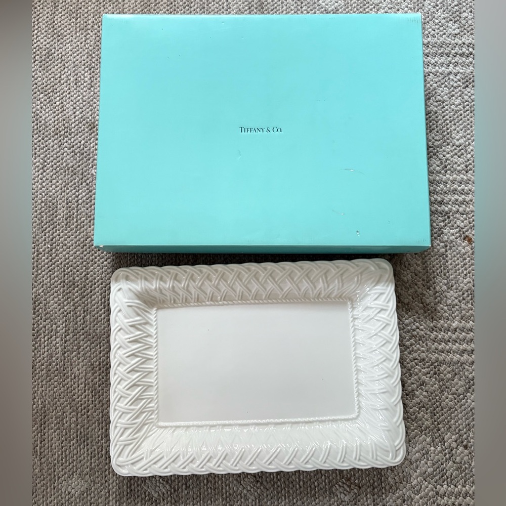 🏡Tiffany & Co. White Ceramic Decorative Rectangular Tray with Scalloped Edge